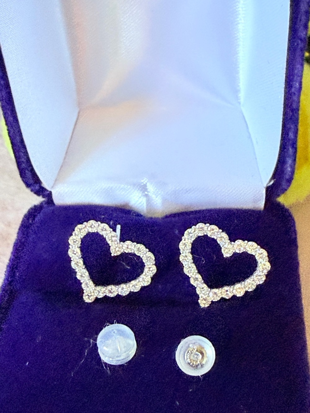 18K white gold lab grown diamond heart studd earrings